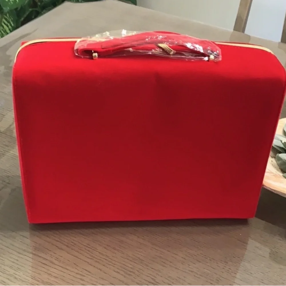 Estée Lauder’s Red-Retired Limited Edition Travel~Lingerie~Cosmetics Bag/Case🌿🆕🌿